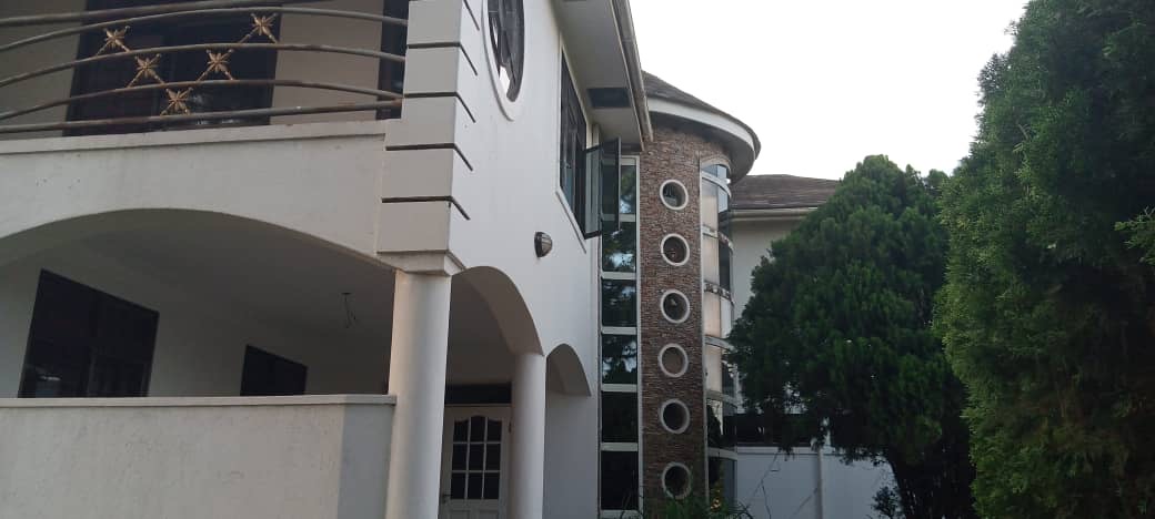 032d133b-5029-4d39-9fe6-dde2d306b93c