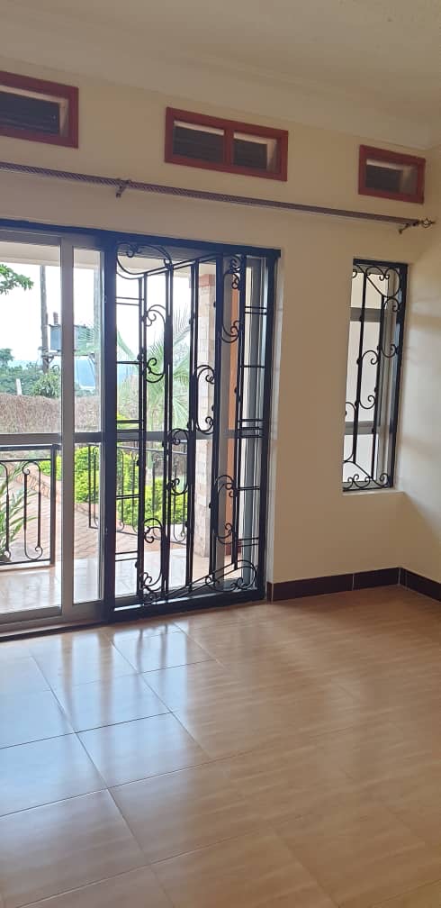 825b8c69-f1b9-4b62-ad54-6454684bac80