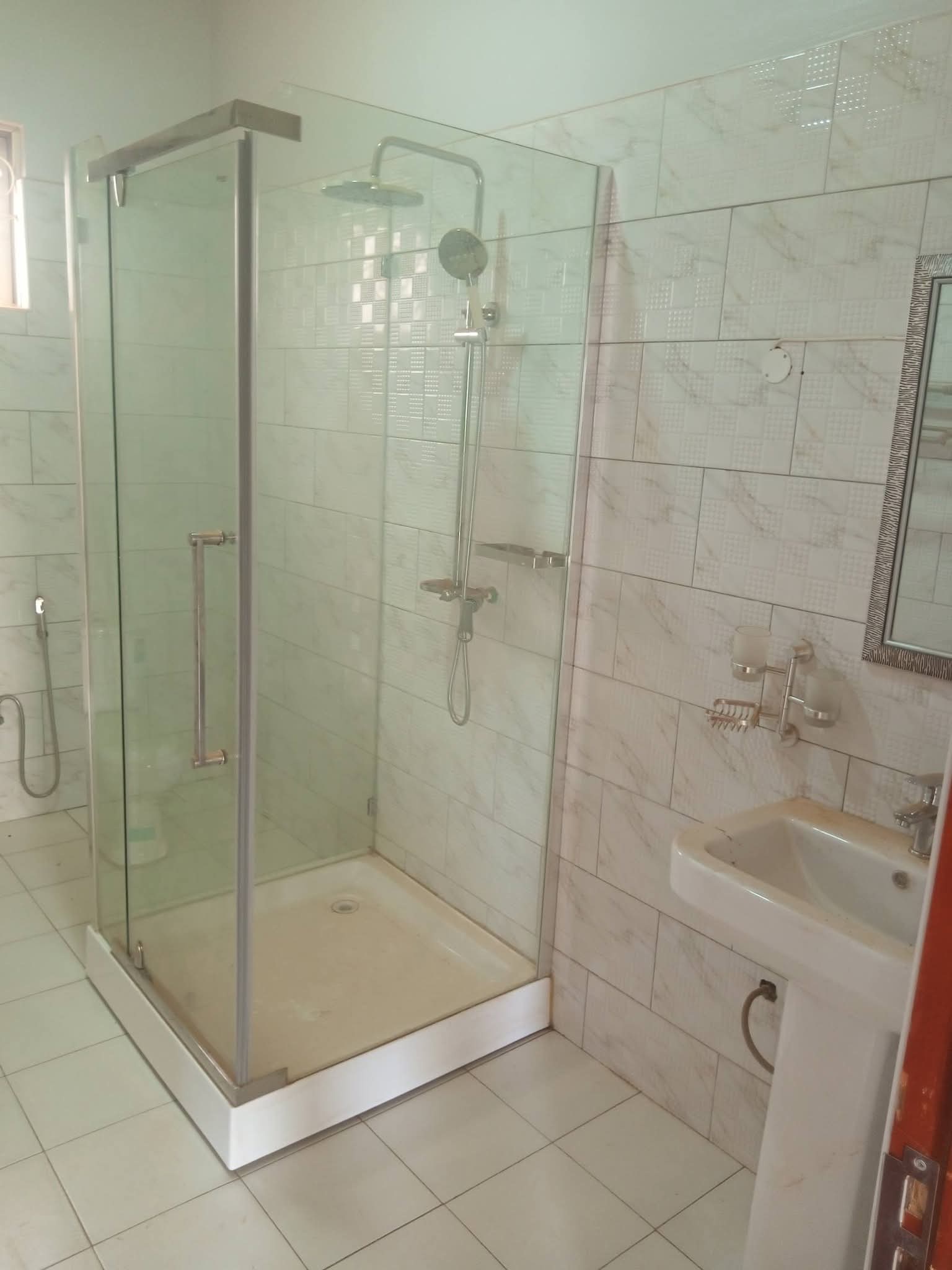 042517cf-d33a-4c01-997f-c5d4ae5c598f