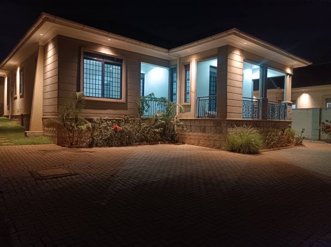 c5fa24ee-d572-4b73-b9f9-aa1b78f4e89e