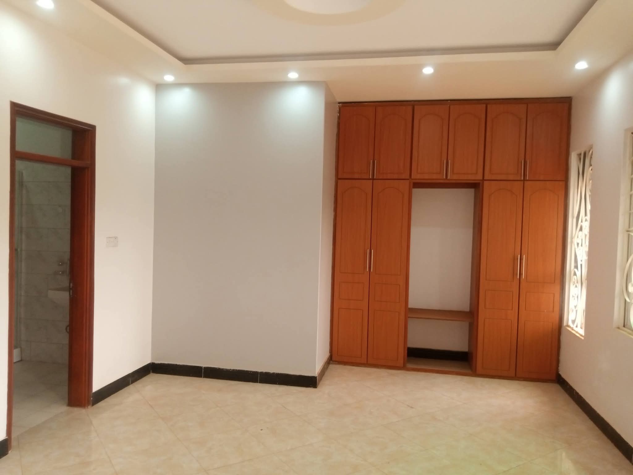 fb43c2aa-c121-4dd8-9ca4-e873acb603c5